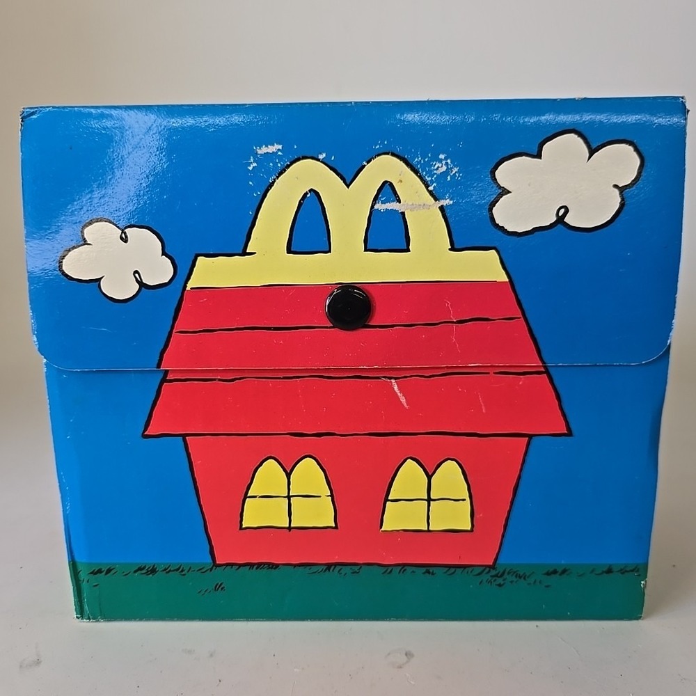 McDonald's Snoopy BOX World Tour